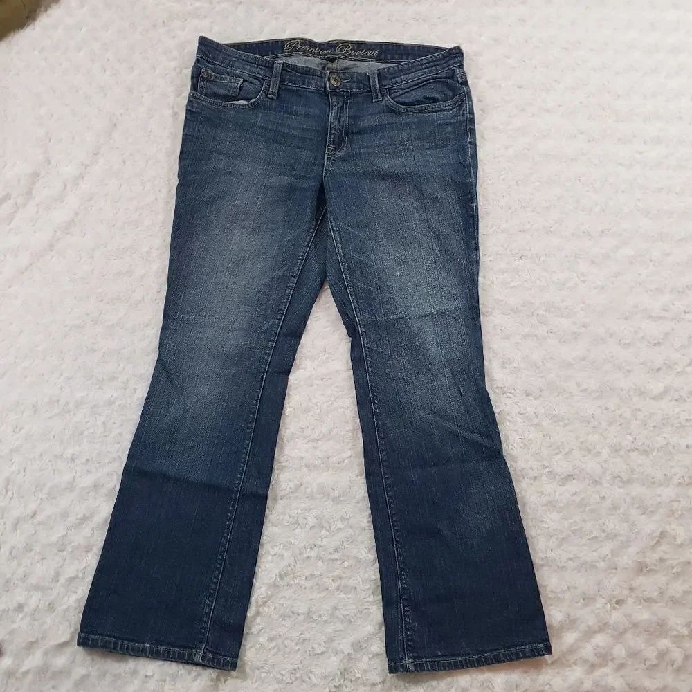 Gap 12 / 31 dark wash bootcut jeans